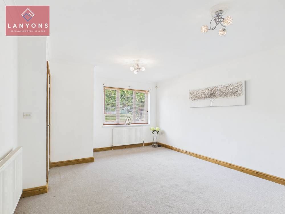 Property photo 3 of 21 Giraffe360-Still011