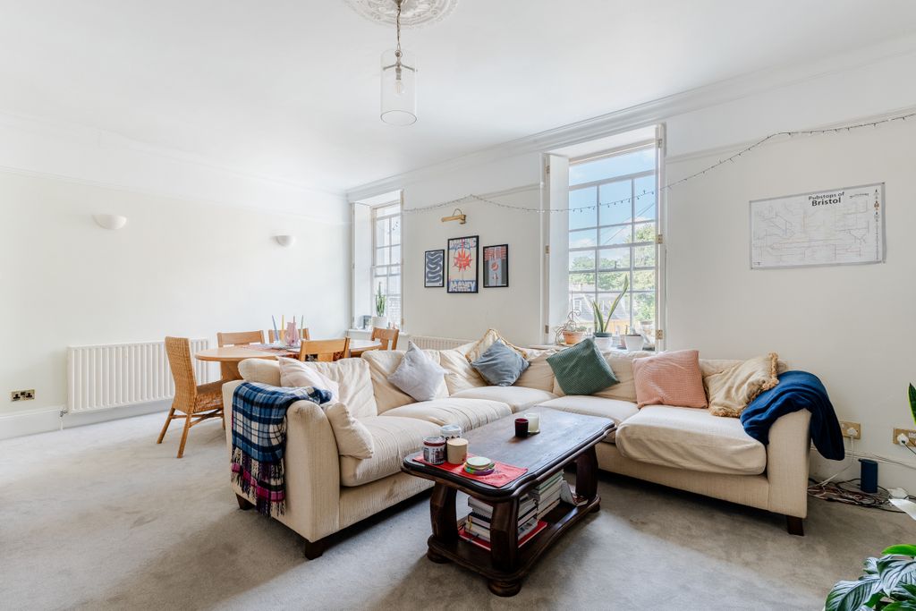 Property photo 2 of 13 2