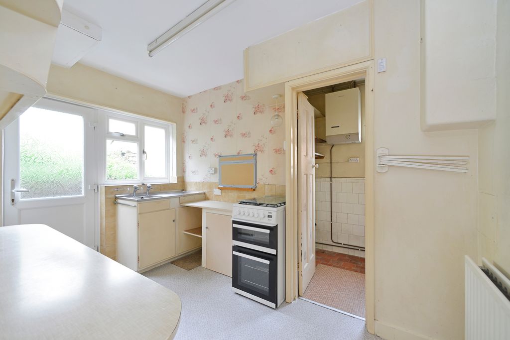 Property photo 2 of 17 Kitchen