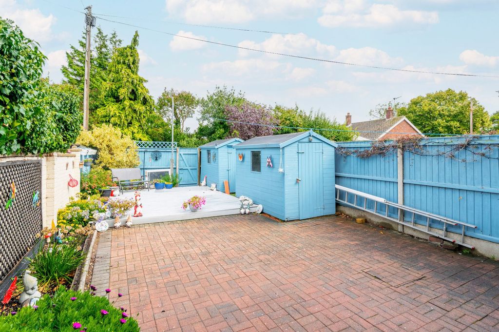 Property photo 2 of 18