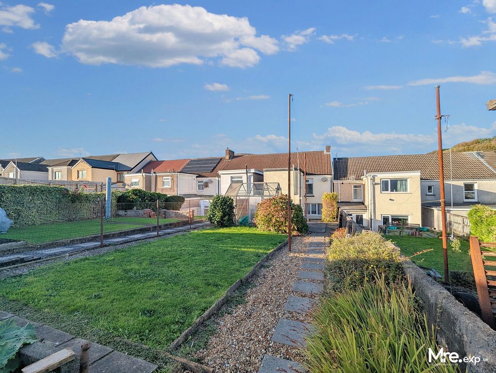 Property photo 2 of 23