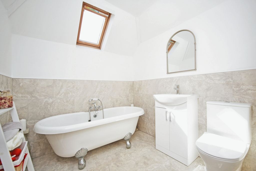 Additional image 14 of 4 bed detached house for saleOld Birmingham Road, Bromsgrove B60