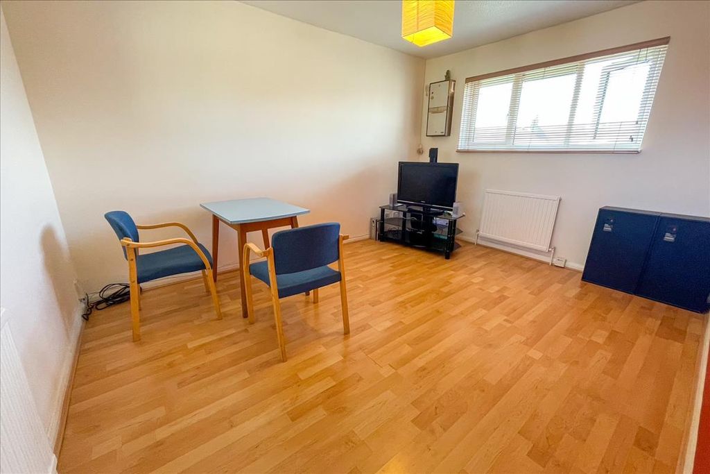 Property photo 3 of 6