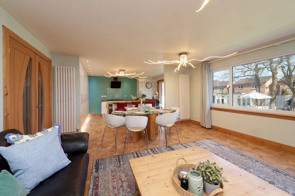 Property photo 3 of 40