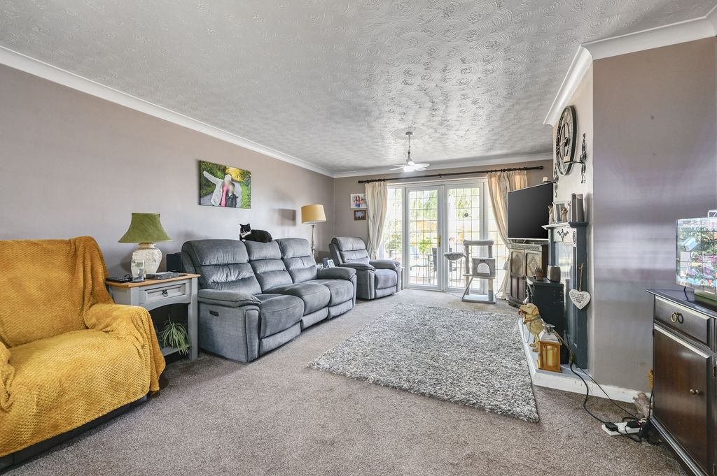 Property photo 2 of 24