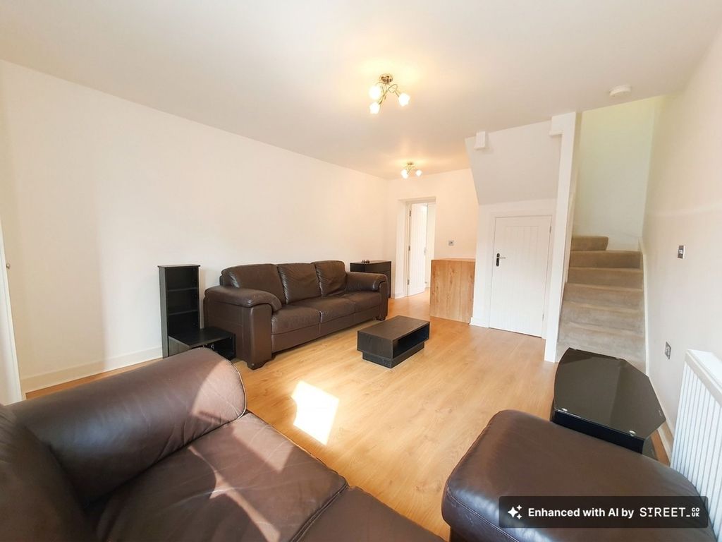 Property photo 3 of 10 Living Room