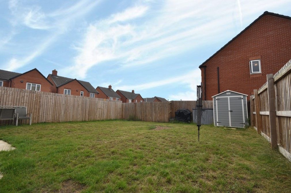 Property photo 2 of 13 Garden