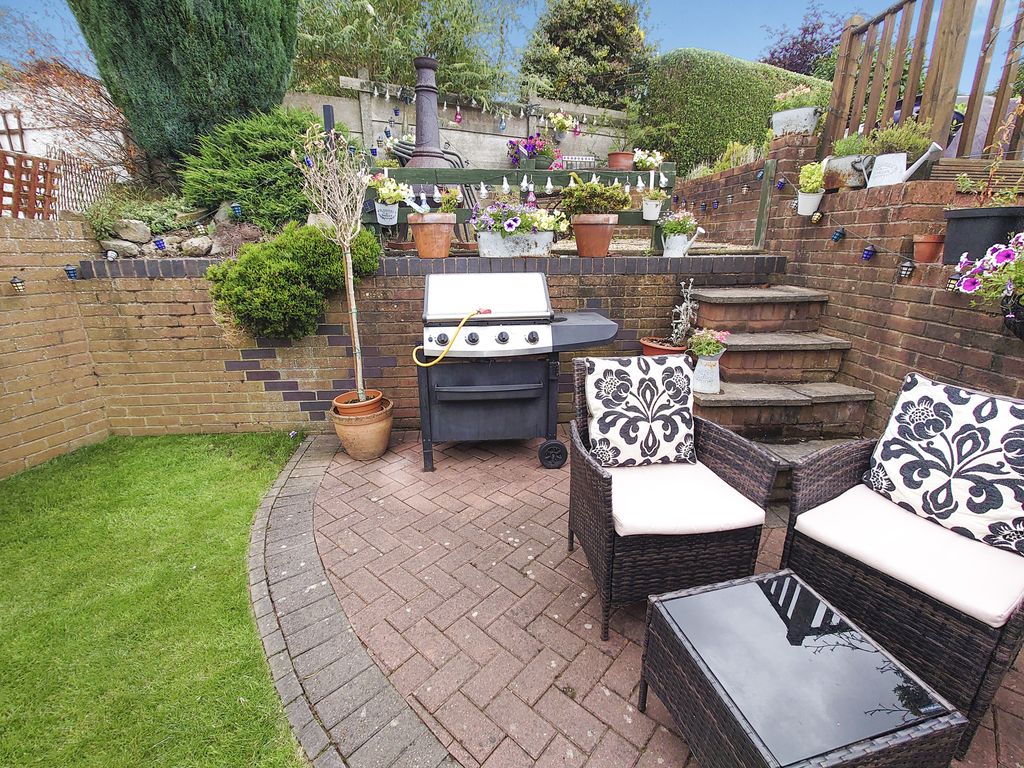 Property photo 3 of 27