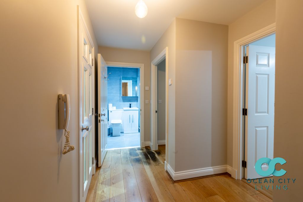 Property photo 2 of 15 Hallway