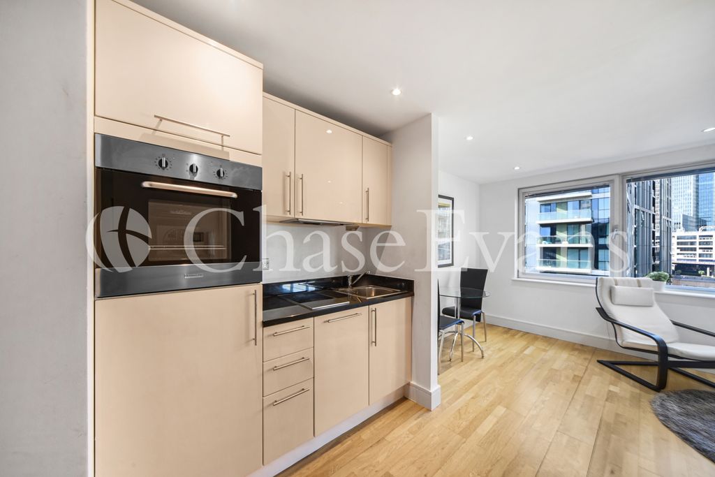 Property photo 3 of 11 Kitchen