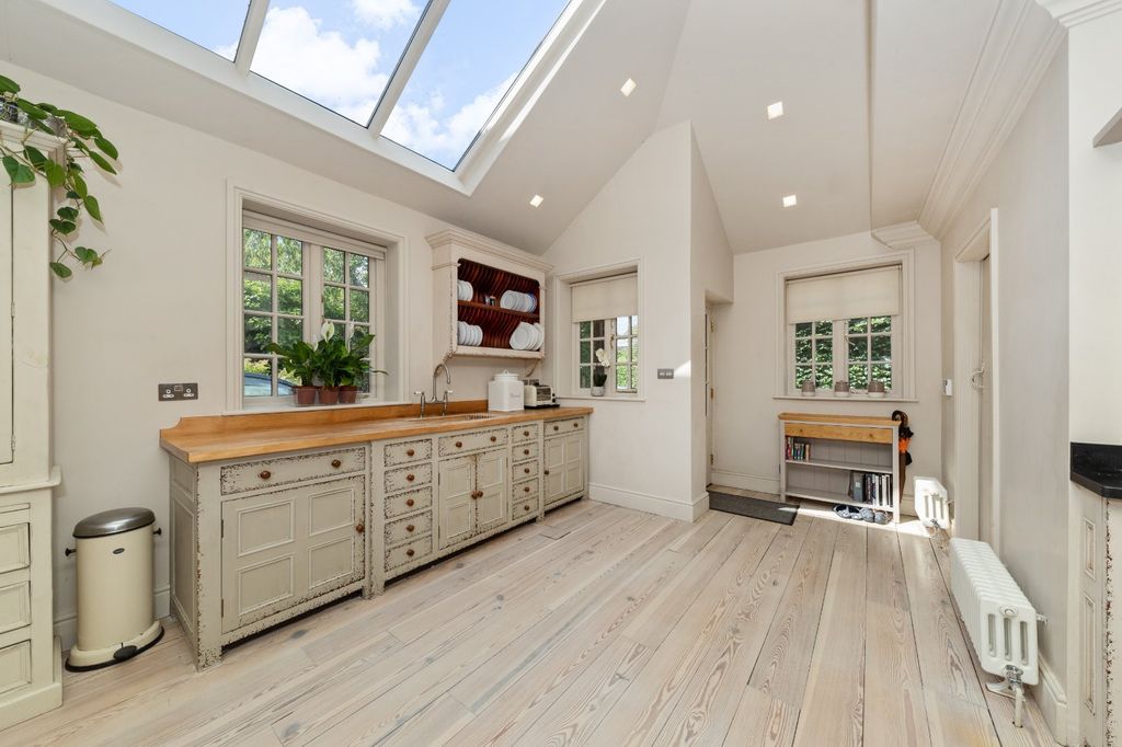 Additional image 6 of 7 bed detached house for saleAdams Road, Cambridge, Cambridgeshire CB3