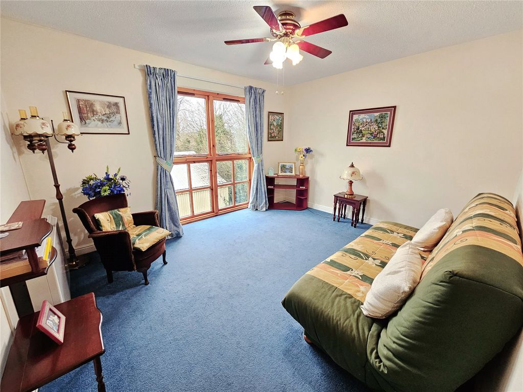 Property photo 2 of 12 Picture No. 20