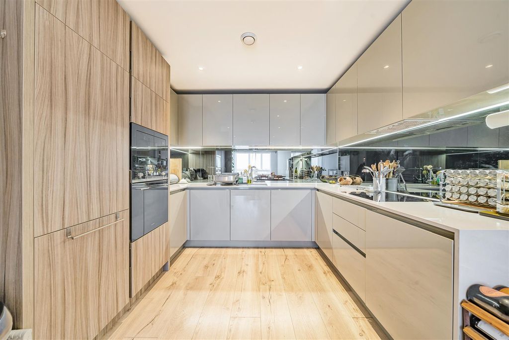 Property photo 3 of 15 Kitchen