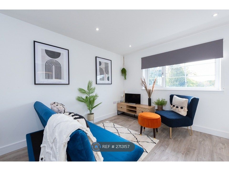 Property photo 1 of 15 Living Room