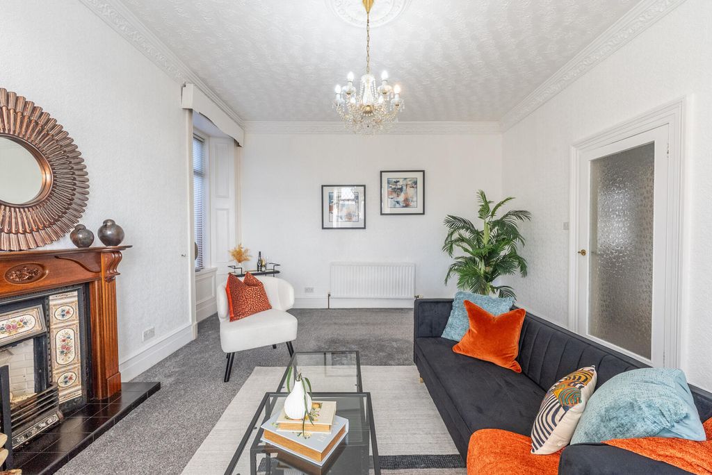 Property photo 3 of 45 Living Room