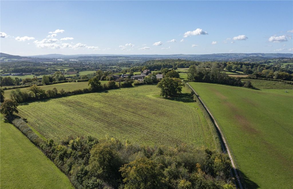 Property photo 3 of 15 Hill Farm