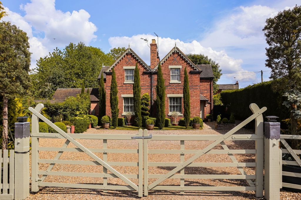 Property photo 1 of 31
