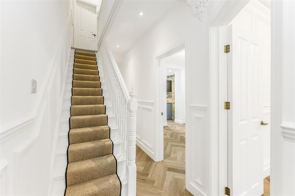 Property photo 3 of 29 1