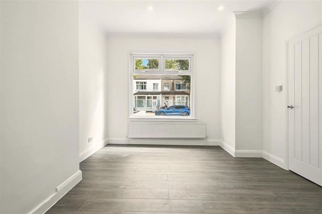 Property photo 3 of 24 Img_9068.Jpg
