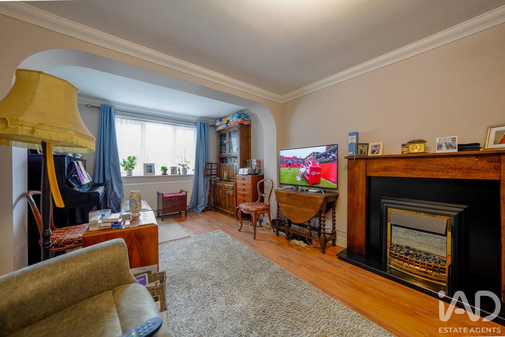 Property photo 3 of 36