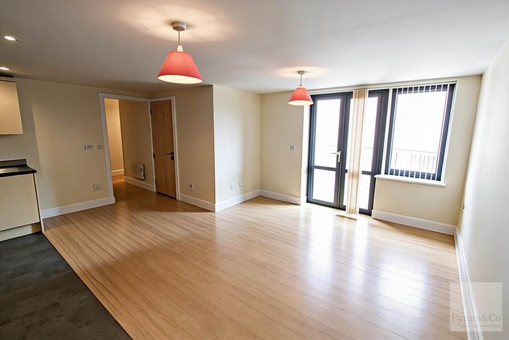 Property photo 2 of 12