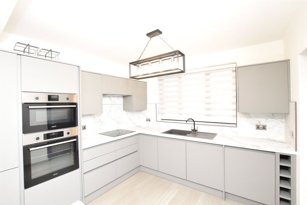 Property photo 2 of 12 Picture No. 53