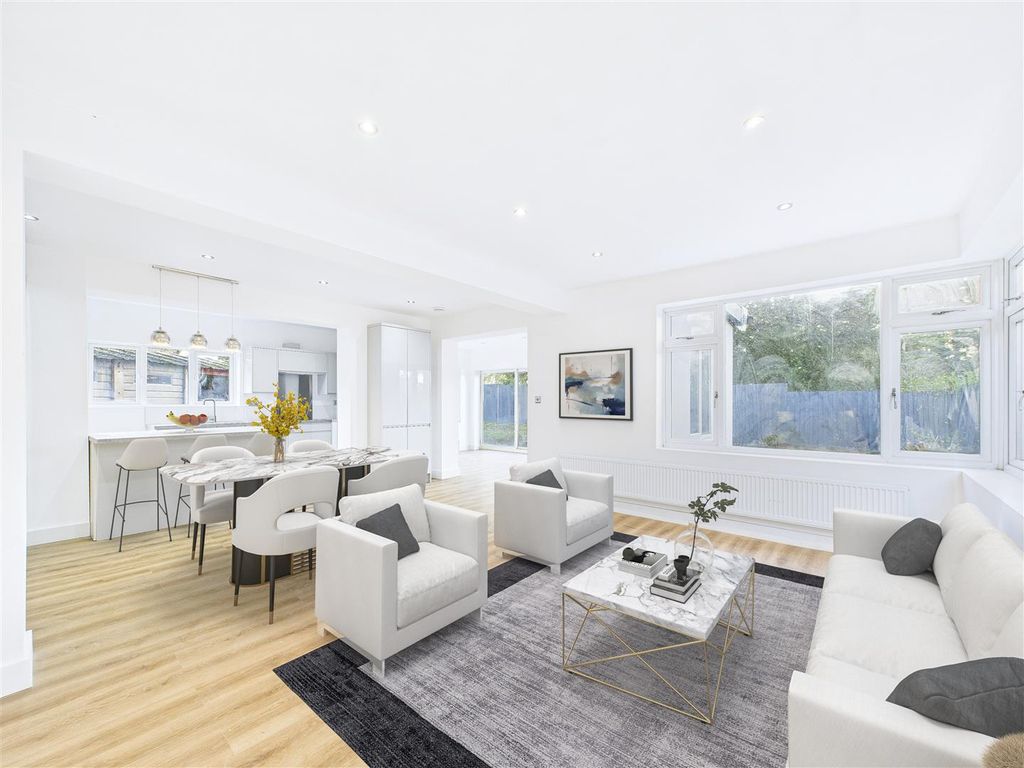 Property photo 1 of 40 Moat Bank, Bretby (1).Jpg