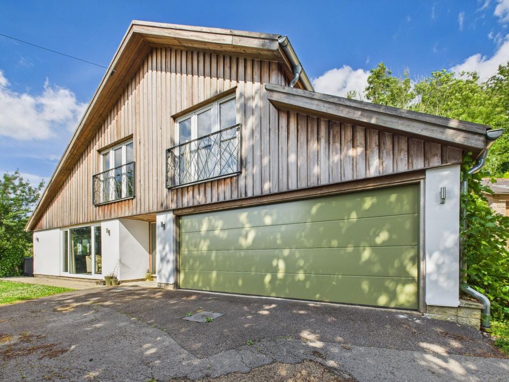 Property photo 1 of 53