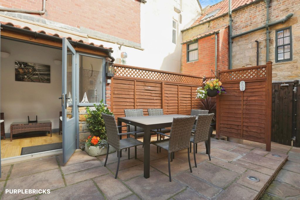 Property photo 2 of 28