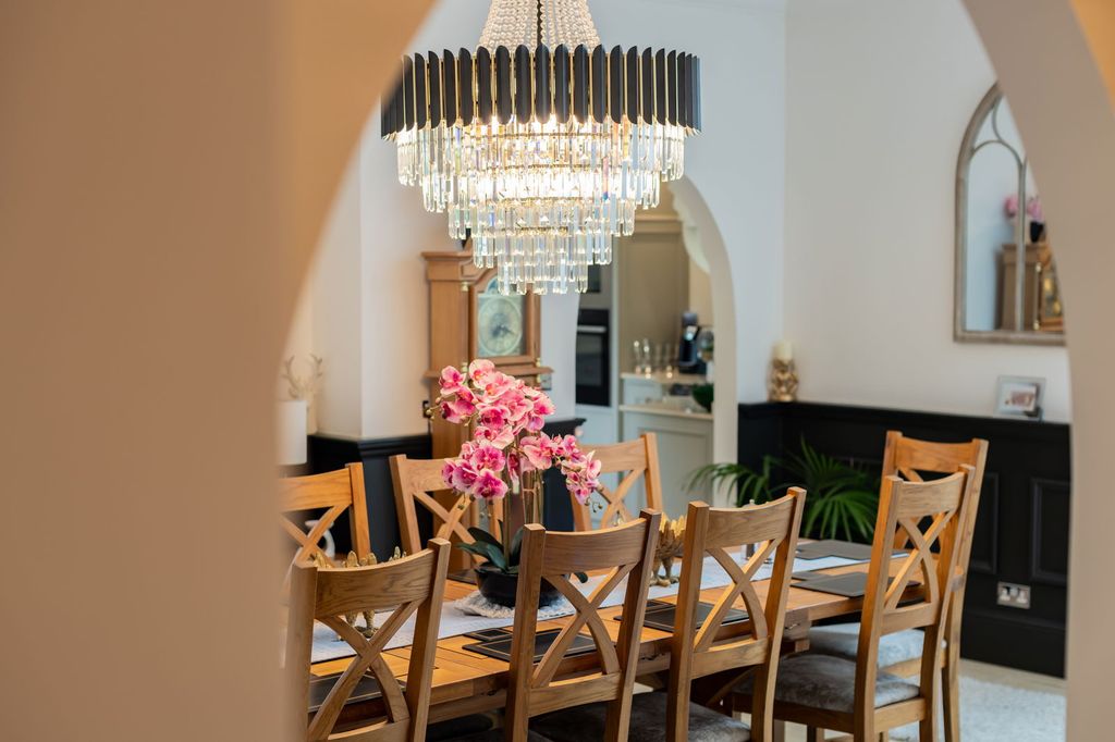 Property photo 3 of 49