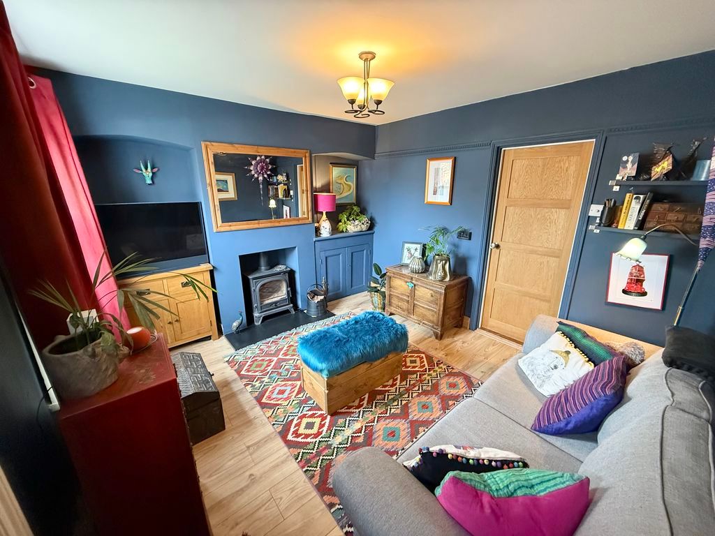 Property photo 2 of 18 Living Room