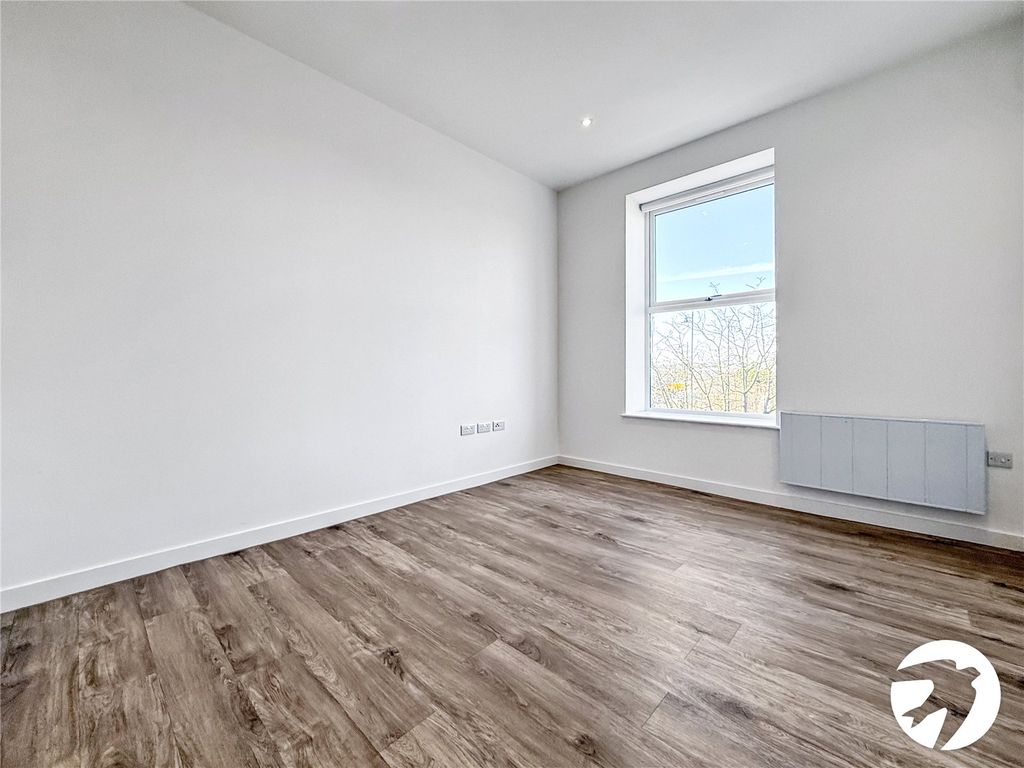 Property photo 3 of 10 Picture No. 13