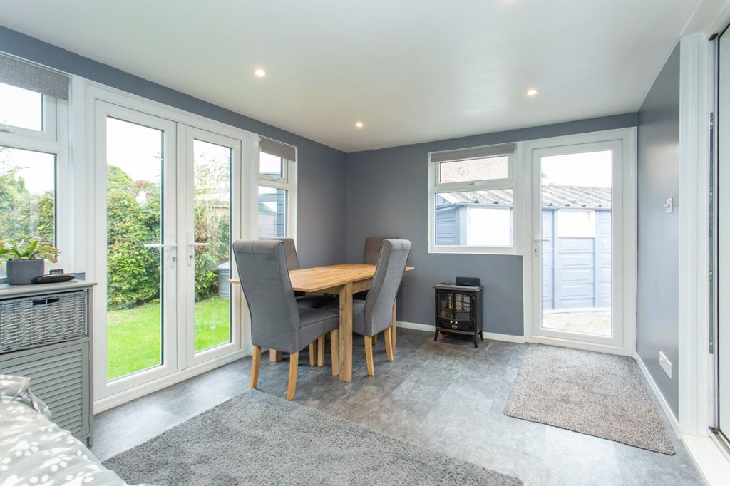 Property photo 3 of 17 Picture 3