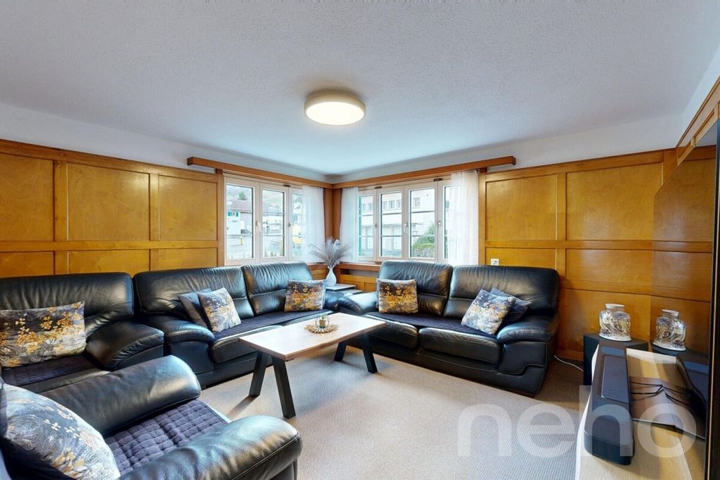 Property photo 3 of 12