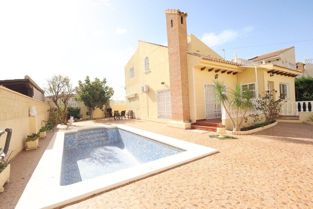 Property photo 1 of 19