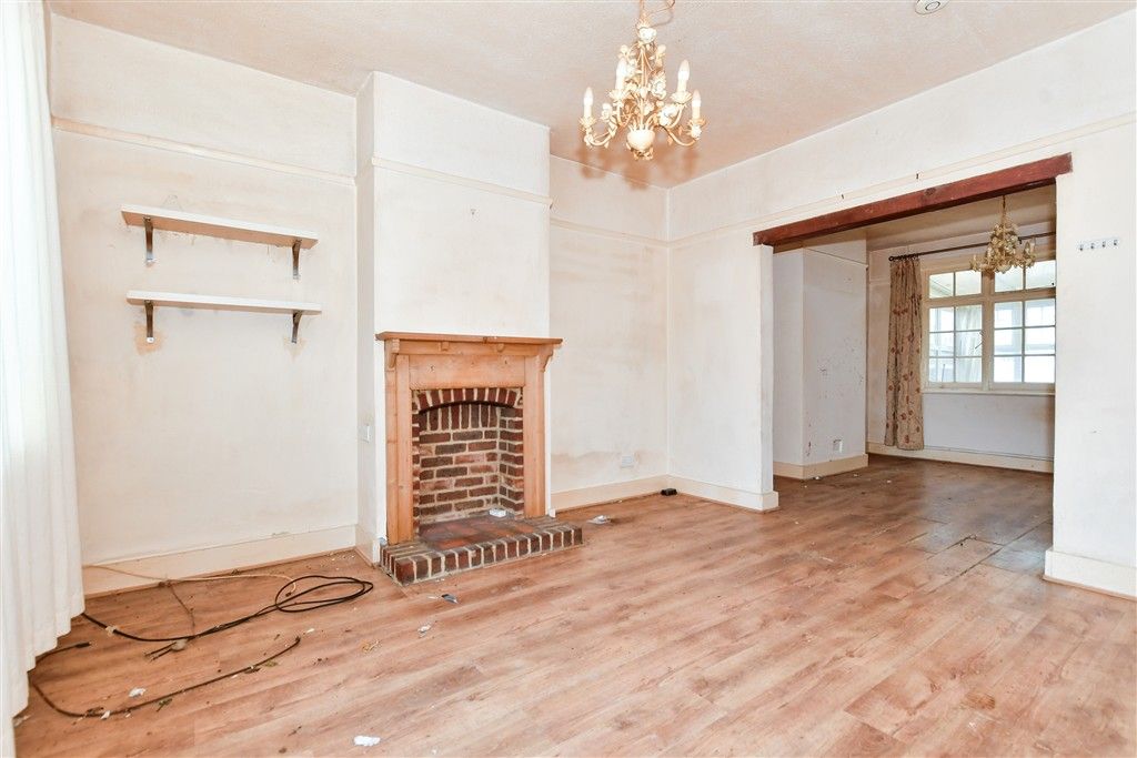 Property photo 1 of 8 Lounge