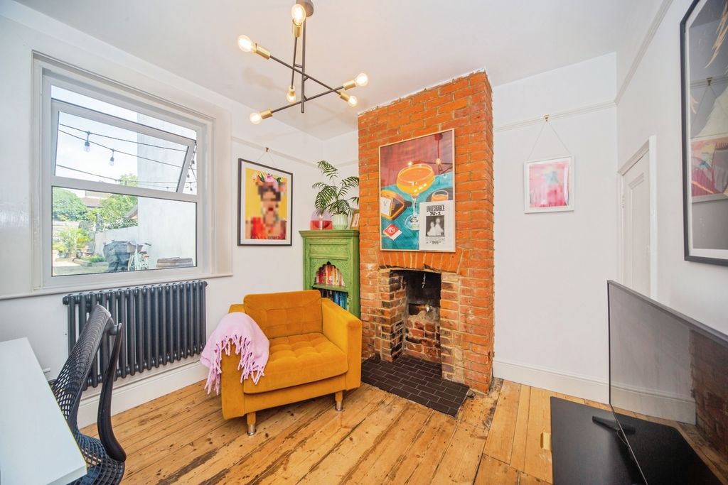 Property photo 3 of 16 Pbox-Img.Jpg