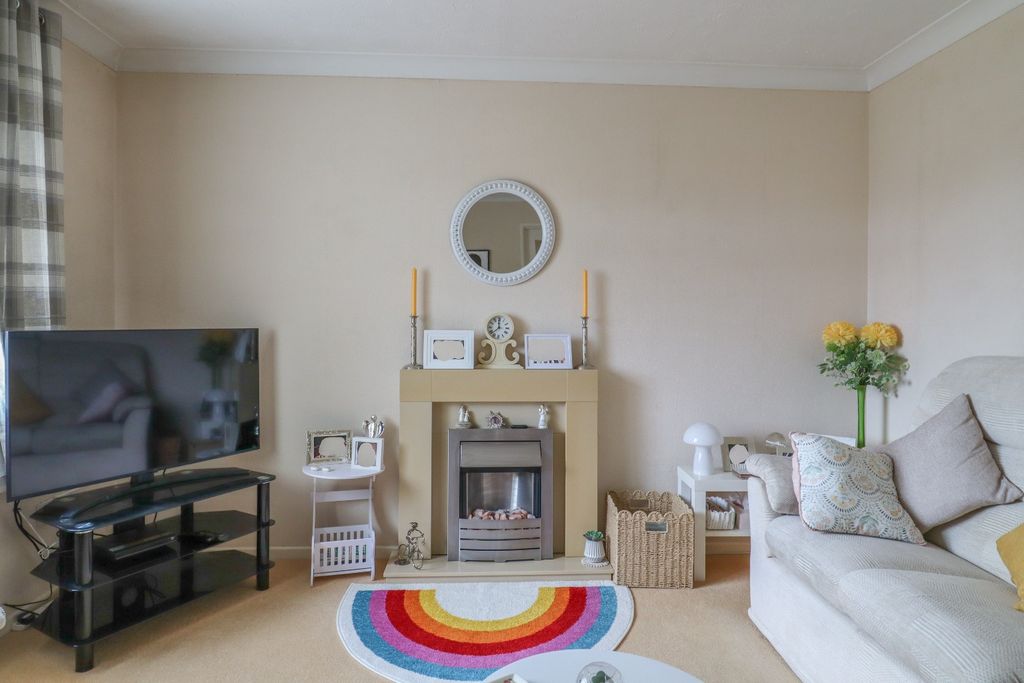 Property photo 3 of 17 4145425