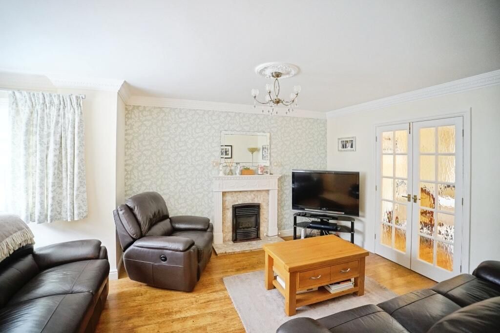 Property photo 2 of 21