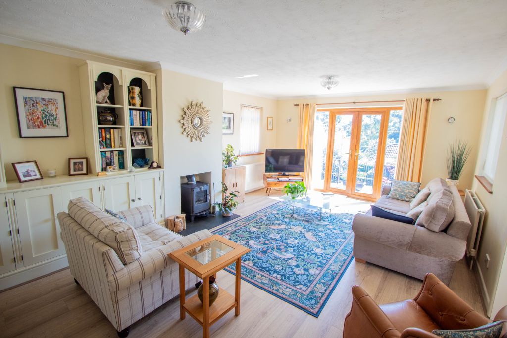 Property photo 2 of 17