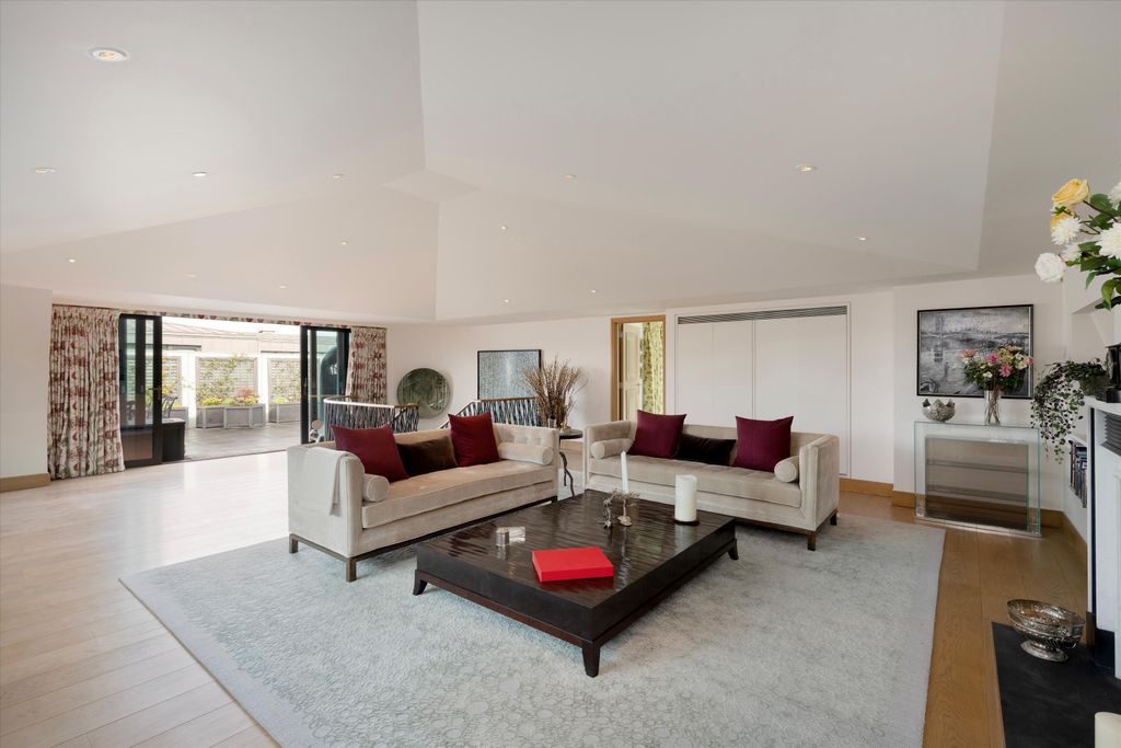 Property photo 2 of 13 Image