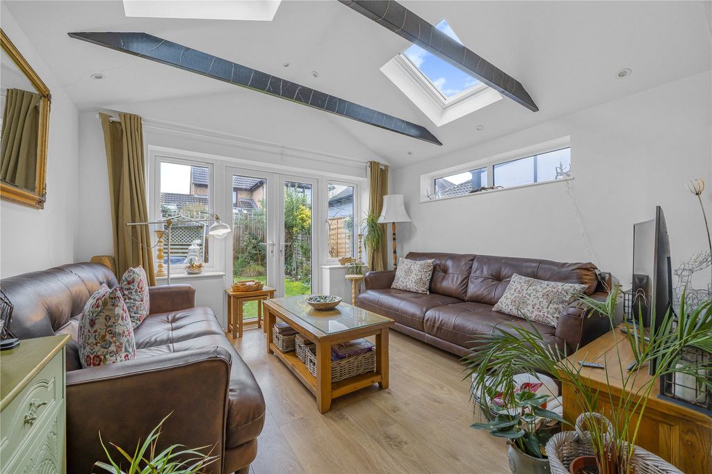 Property photo 2 of 11 Picture No. 30