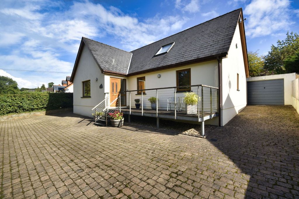 Property photo 1 of 20
