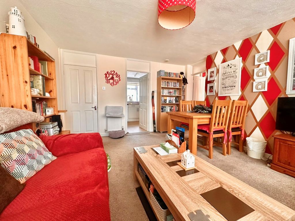 Property photo 3 of 12