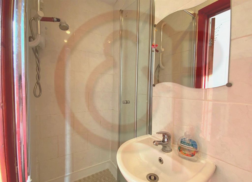 Property photo 3 of 4 Bathroom.Jpg