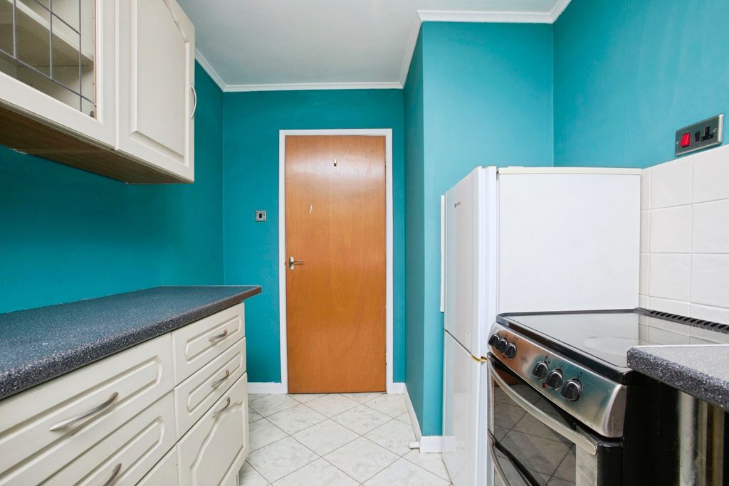 Property photo 3 of 19