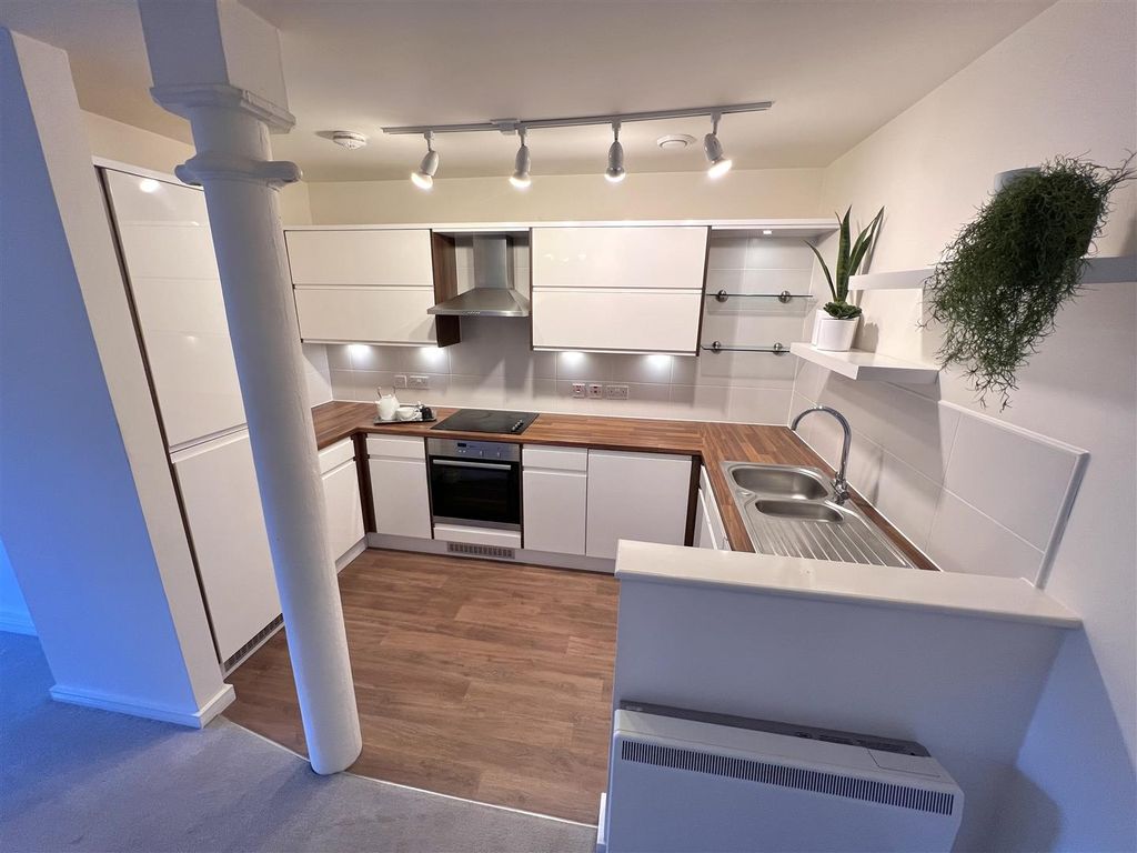 Property photo 3 of 13