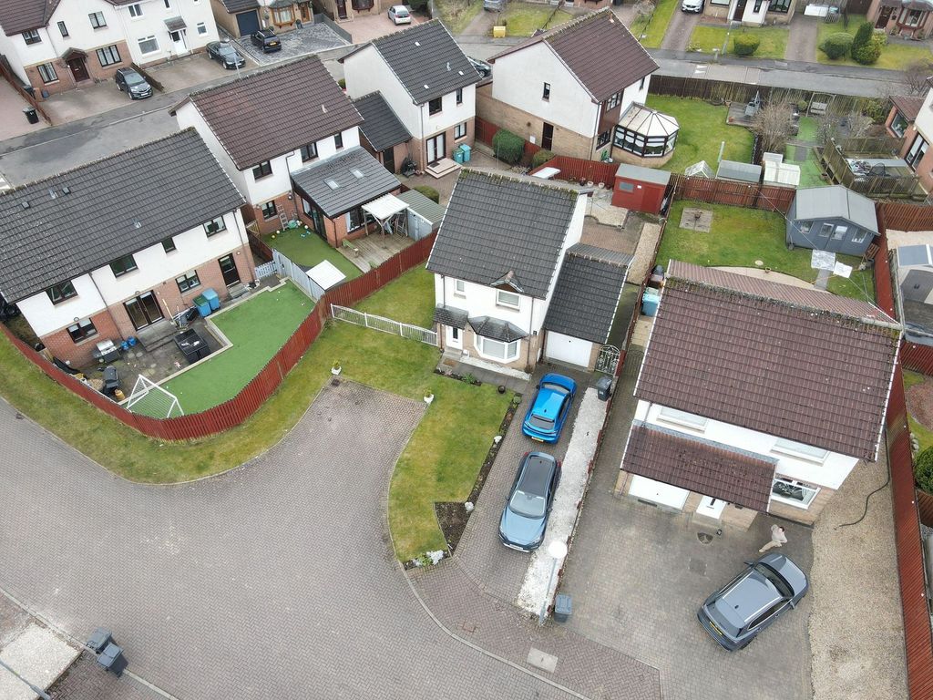 Property photo 2 of 28