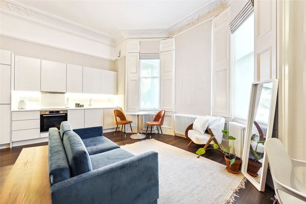 Property photo 1 of 8 Studio Room