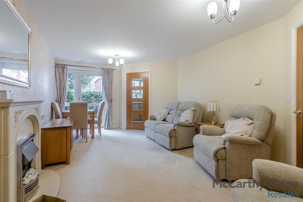 Property photo 3 of 34 8662434-Interior09.Jpg
